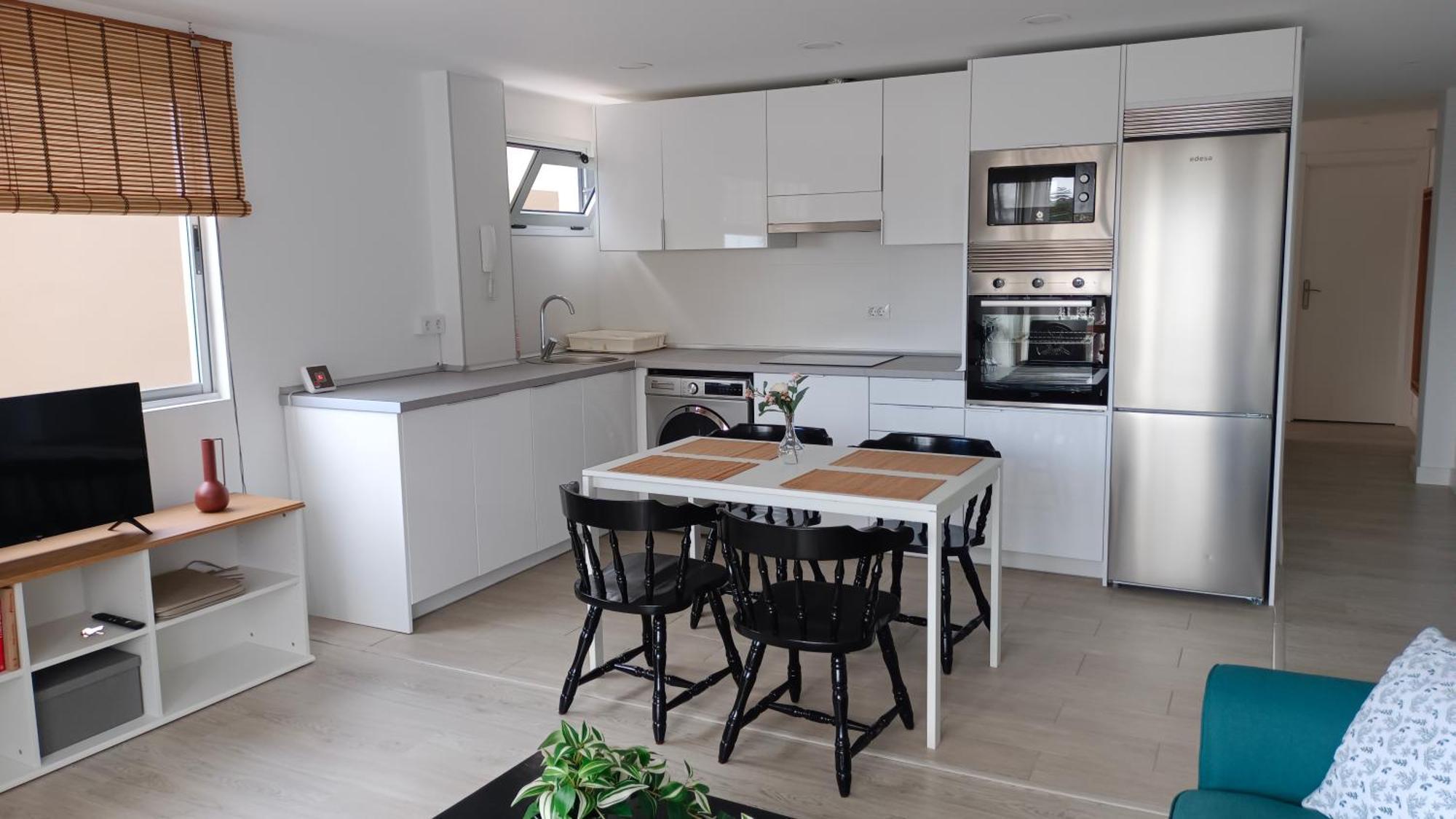 לוס ריאלחוס Apartamento Tajinaste Con Vistas Al Mar Y La Montana Y Wifi Gratis מראה חיצוני תמונה